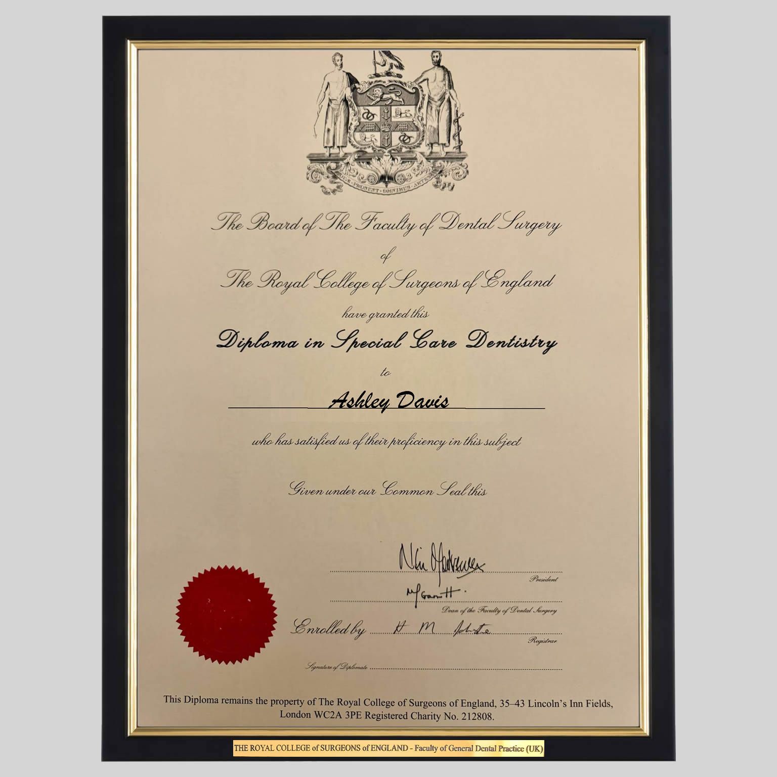 rcsden-bg-real-a3-1536x1536